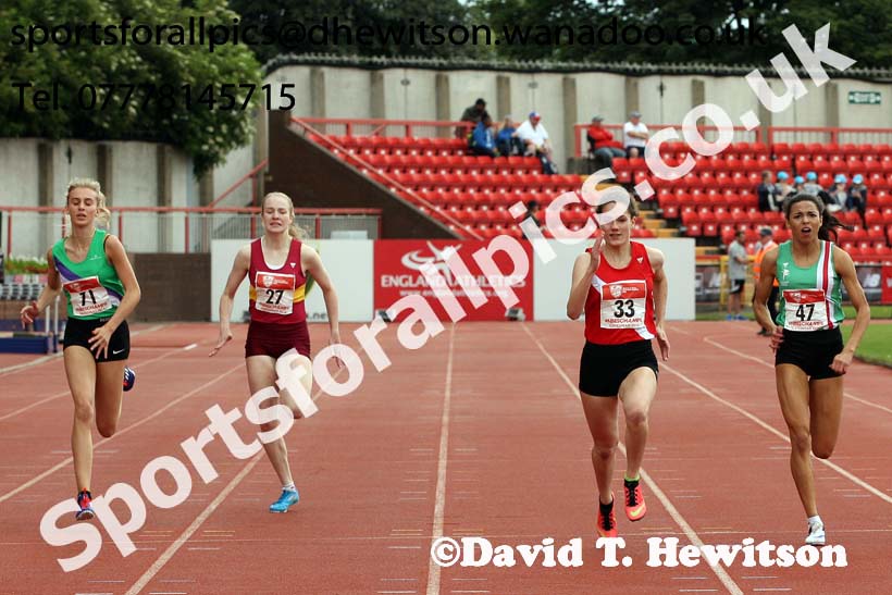 Inter girls 200 metres, English Schools Track and Field. Photo: David T. Hewitson/Sports for All Pics